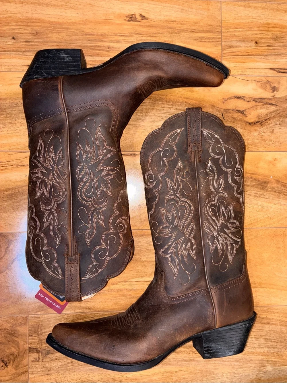 Ariat Women’s Heritage J-Toe Western Cowboy/Cowgirl Boots- size 8.5 B